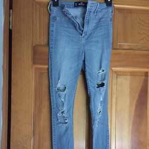 Hollister Distressed Ultra High-Rise Jegging